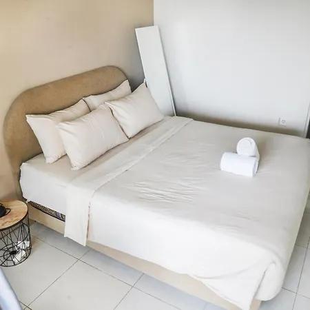 Greek House: Room W/Desk And Shared Pool&Kitchen/7