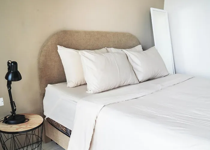 Maison d'hôtes Greek House: W/desk And Shared Pool&kitchen/7 Canggu