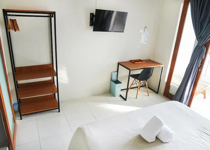 Greek House: W/desk And Shared Pool&kitchen/7